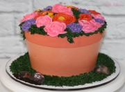 Clay-buttercream-flower-pot-with-flowers